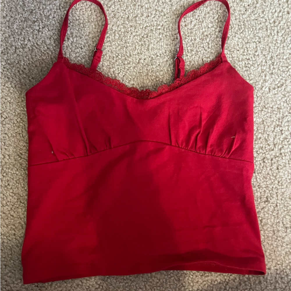red hollister top!